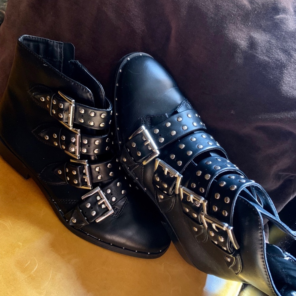 Leather Buckle Up Boots - Picture 5 of 6